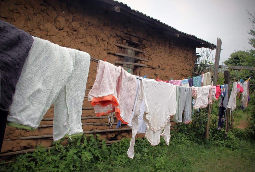 14--Kenya Clothesline